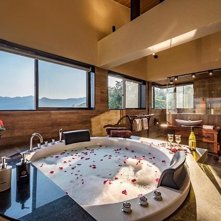 Saffronstays Althea - 4 Brd Veg Only Villa In Pawna With Jacuzzi In Every Room Lonavla Exterior foto