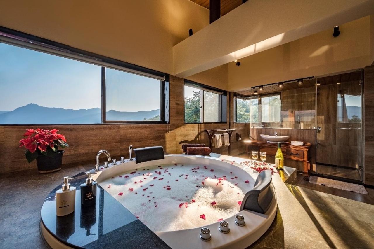 Saffronstays Althea - 4 Brd Veg Only Villa In Pawna With Jacuzzi In Every Room Lonavla Exterior foto