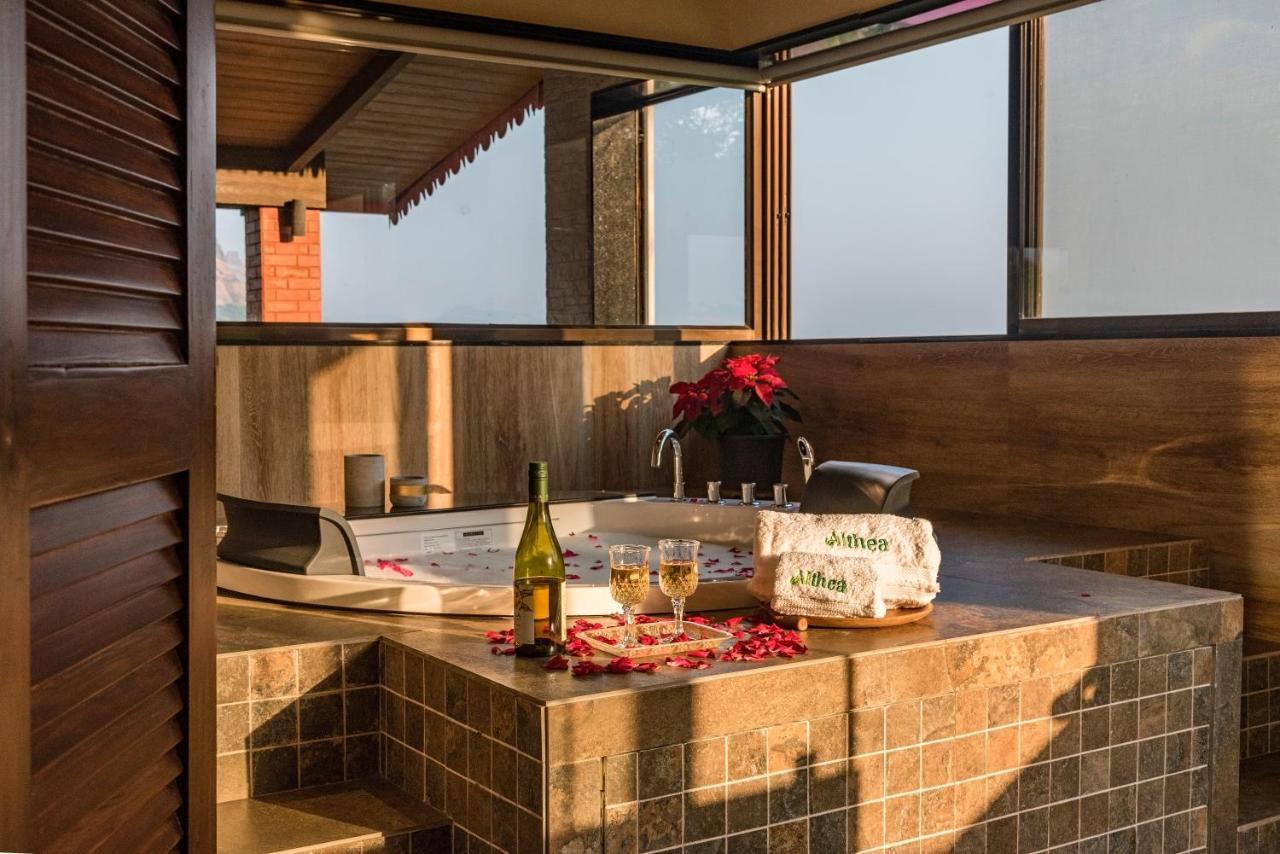 Saffronstays Althea - 4 Brd Veg Only Villa In Pawna With Jacuzzi In Every Room Lonavla Exterior foto